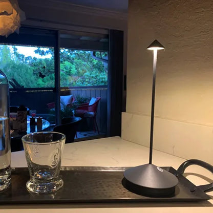 Moderne Draadloze LED Tafellamp - Stijlvol en Functioneel