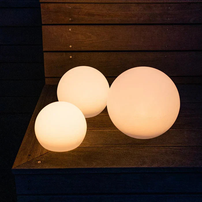 Betoverende LED Sferische Tuinlampen voor Magische Avonden