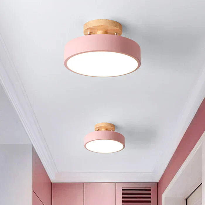 Scandinavische LED Plafondlamp met Houtdetails