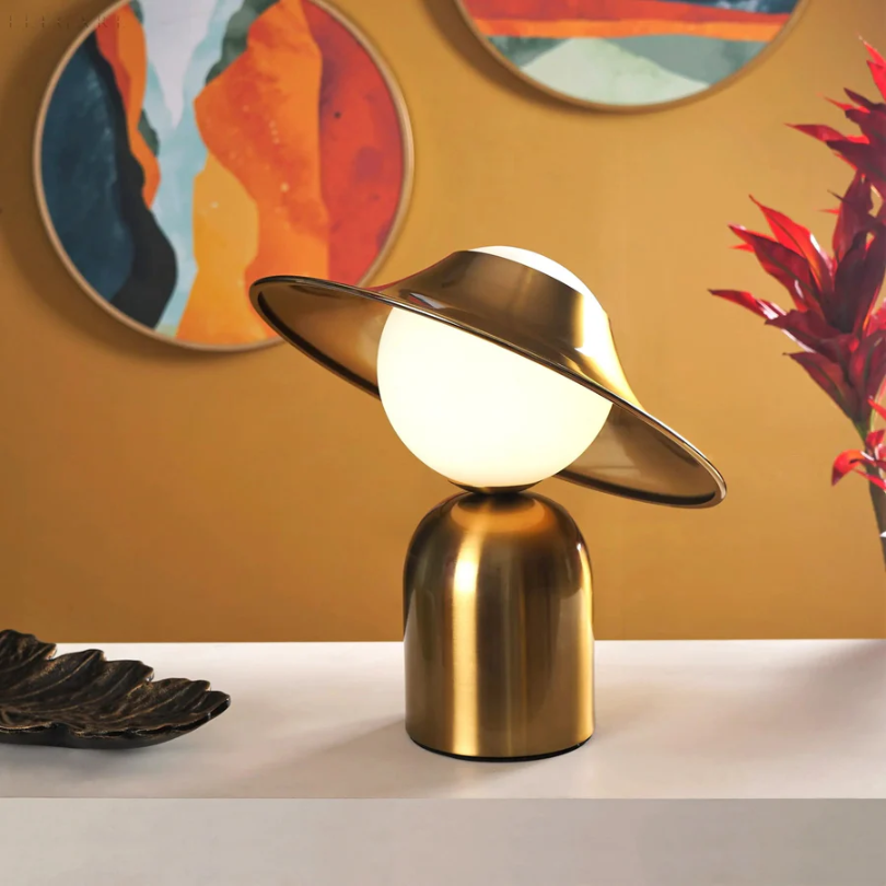 Elegante Gouden Metaal Tafellamp voor Luxe Verlichting