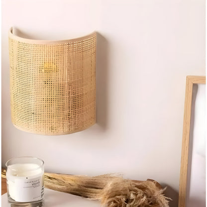 Ambachtelijke Rieten Wandlamp voor Warmte en Stijl