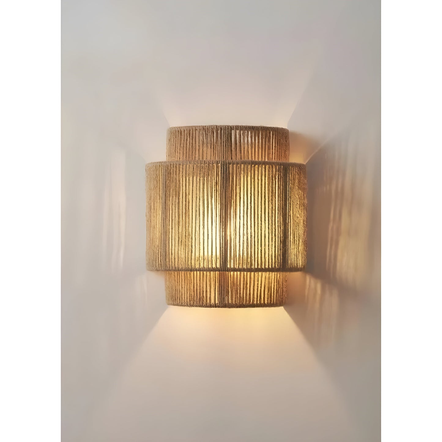 Ambachtelijke Rieten Wandlamp voor Warmte en Stijl